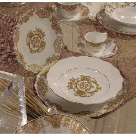 Service de plats 18 PCS Porcelaine blanche avec décoration dorée - Royal Family Sheffield -