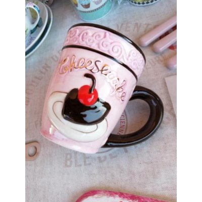 Mug Cupcake - Céramique - Décoration en relief et détails en or rose et noir