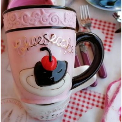Cupcake Mug - Ceramic - Relief decoration and rose and black gold details -  - 
