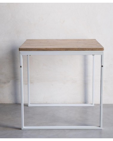 Table en bois récupéré avec bases en fer émaillé blanc - 