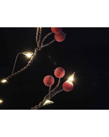 Sapin de Noël à piles avec lumières LED blanc chaud et baies rouges givrées - 