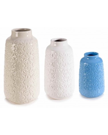 Ensemble de 3 vases en porcelaine à décors floraux en relief - 