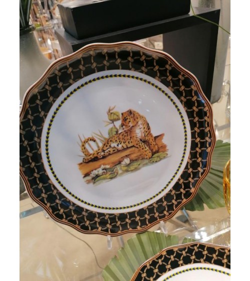 Royal Family - "Tigresse Royale" Dinnerware Set 18 Pieces - Plate with brown and bronze edge and cheetah in the center