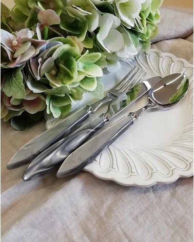 Rivadossi Sandro 餐具：Agata 珍珠母手柄套装 16 件，适合四人 -