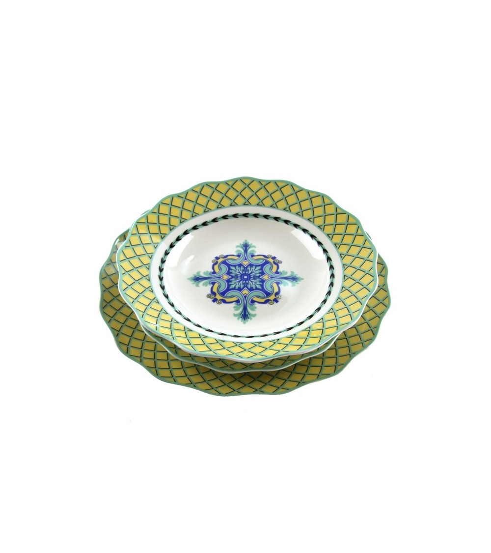 Ensemble Capri de 18 assiettes en porcelaine décorées - Famille Royale - 