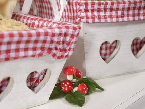 Set of 3 Country Chic Wooden Baskets - White/Red -  - 